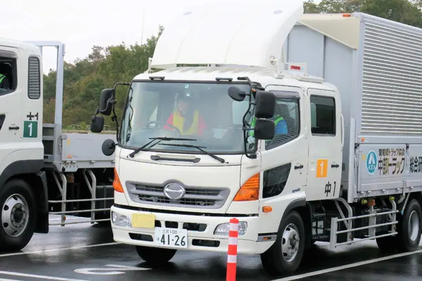 省エネ走行競技会の写真。競技中の様子