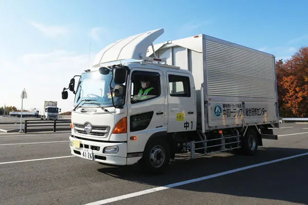 省エネ走行競技会の写真。競技中の様子